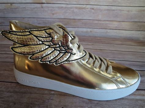 shoes with wings greek mythology.